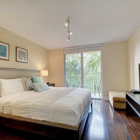 Renovated 2/2 Unit At Yacht Club/Aventura Apartment Екстериор снимка