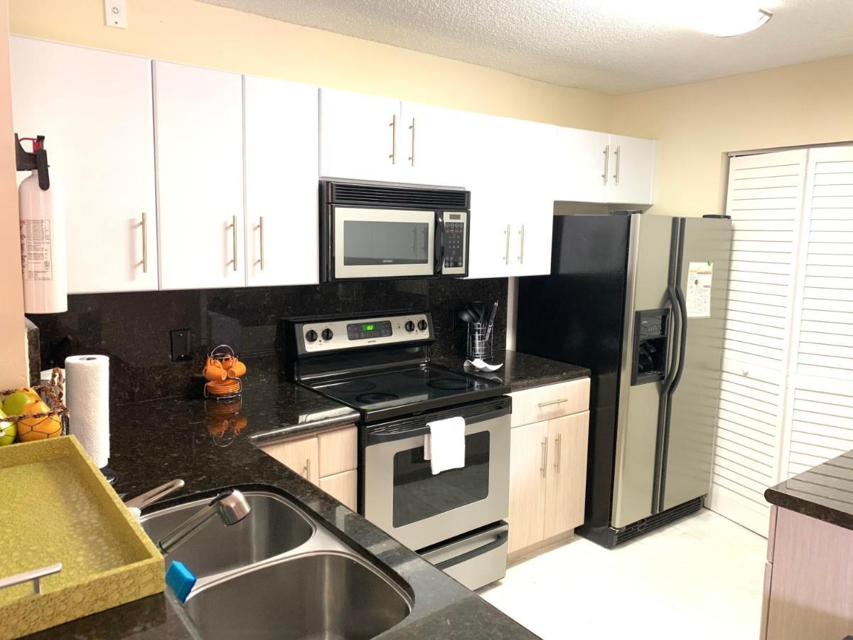 Renovated 2/2 Unit At Yacht Club/Aventura Apartment Екстериор снимка
