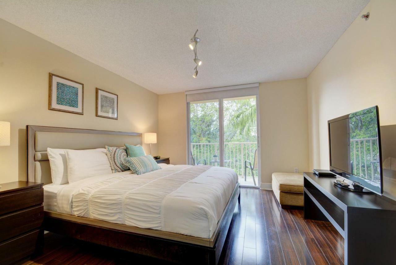 Renovated 2/2 Unit At Yacht Club/Aventura Apartment Екстериор снимка
